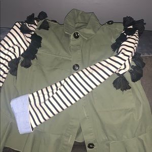 Army jacket with strip sleeve